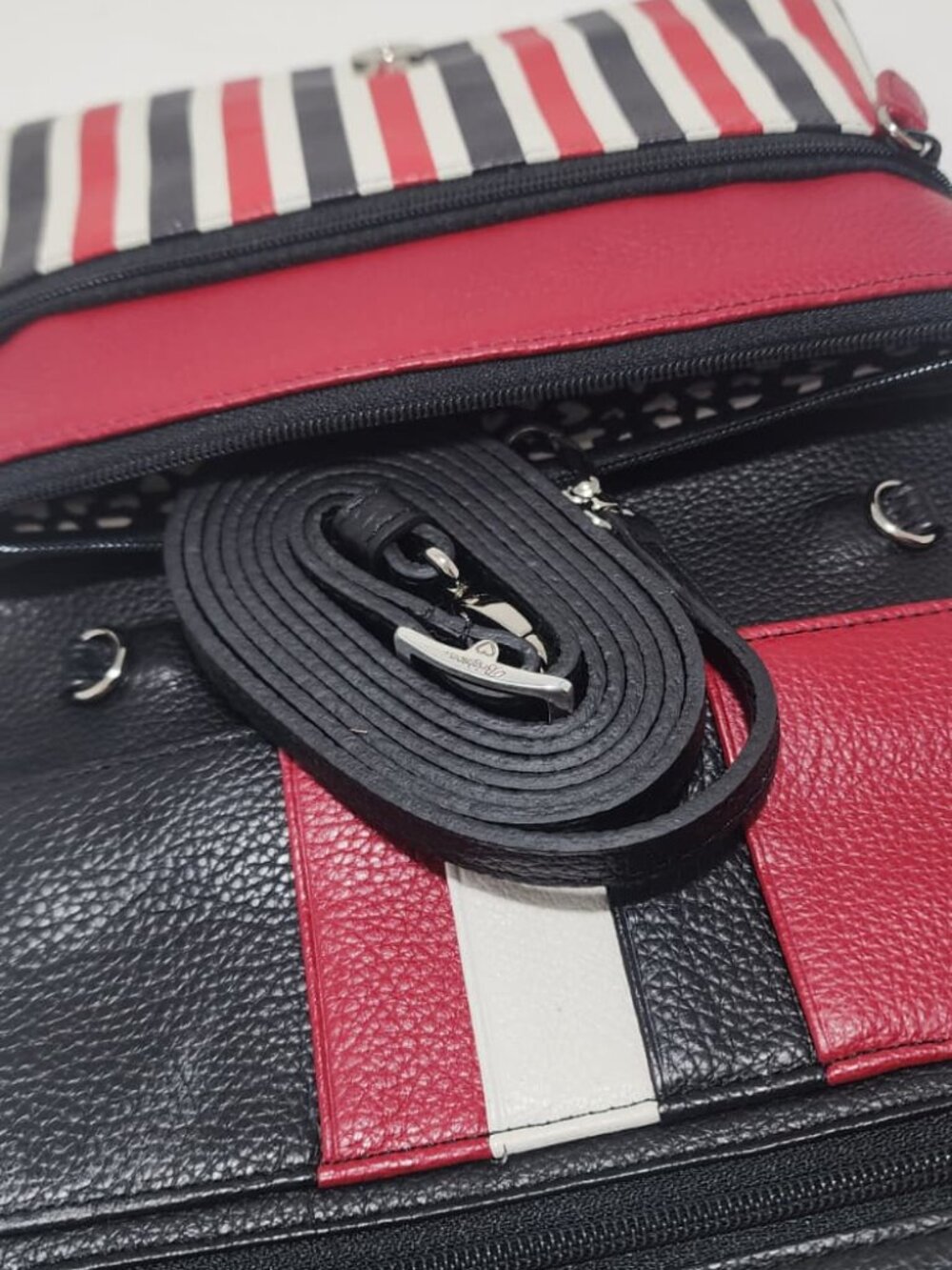 NEW Brighton Travel Crossbody - Milan, Tokyo, Paris, New York, Pisa and more - Picture 5 of 5